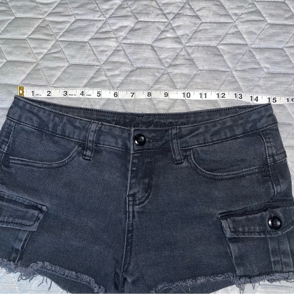 Revolution by Revolt Jean Shorts women’s size 9 black cut offs denim juniors - Picture 3 of 9